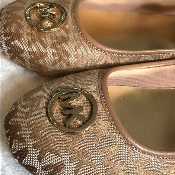 New Michael Kors flats - Picture 2 of 5